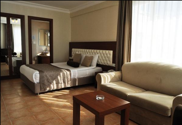 The Corner Park Hotel